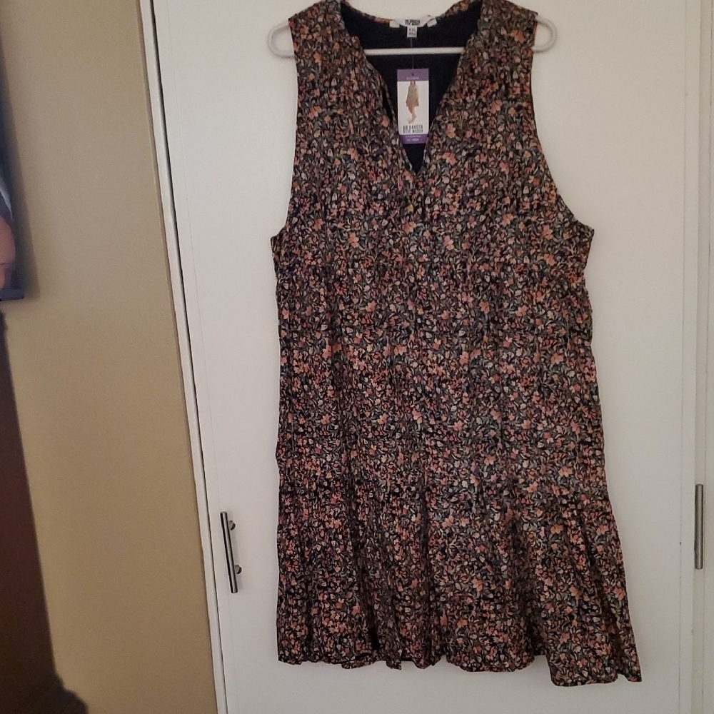 New BB Dakota Multicolor Tiered Dress Lined